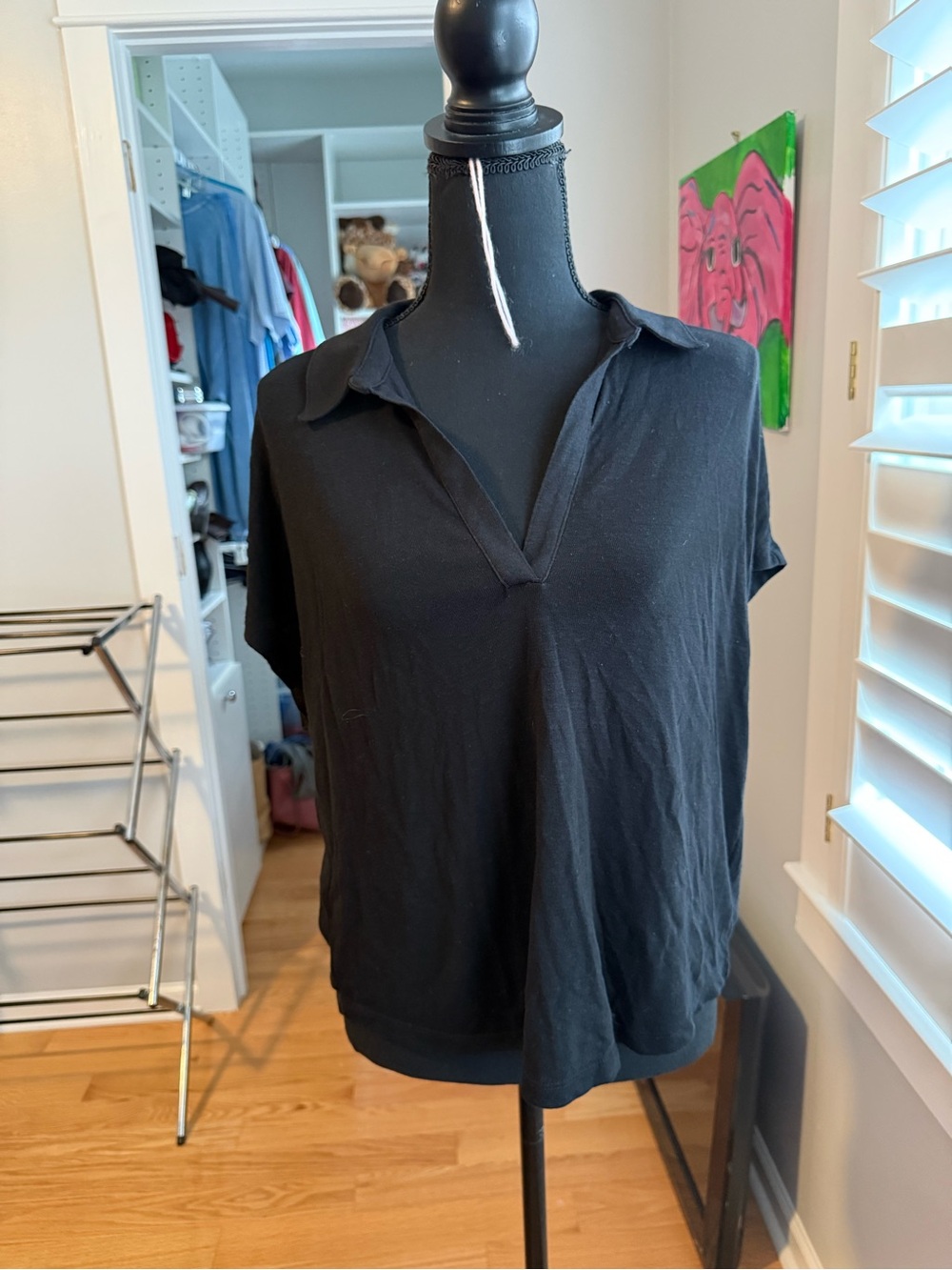 GAP Black Collared V-Neck Button Down Top